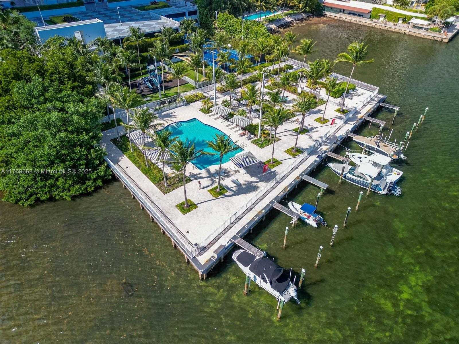 Small Image of 2101 BRICKELL AVE #1809, Miami Number 31