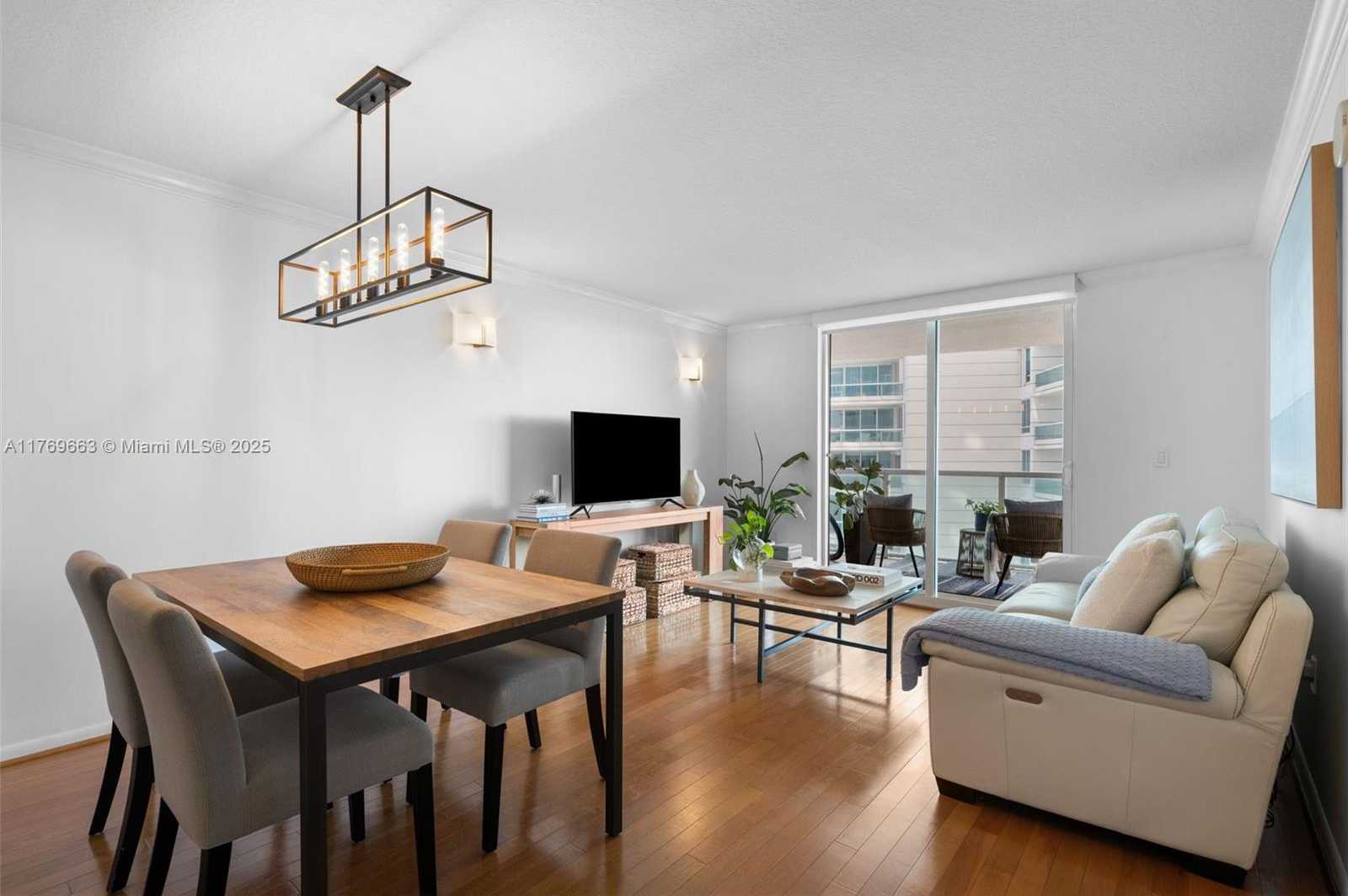 Small Image of 2101 BRICKELL AVE #1809, Miami Number 7