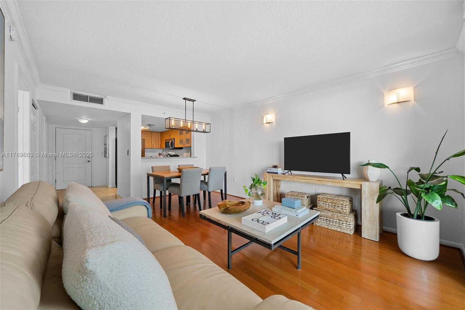 Small Image of 2101 BRICKELL AVE #1809, Miami Number 9