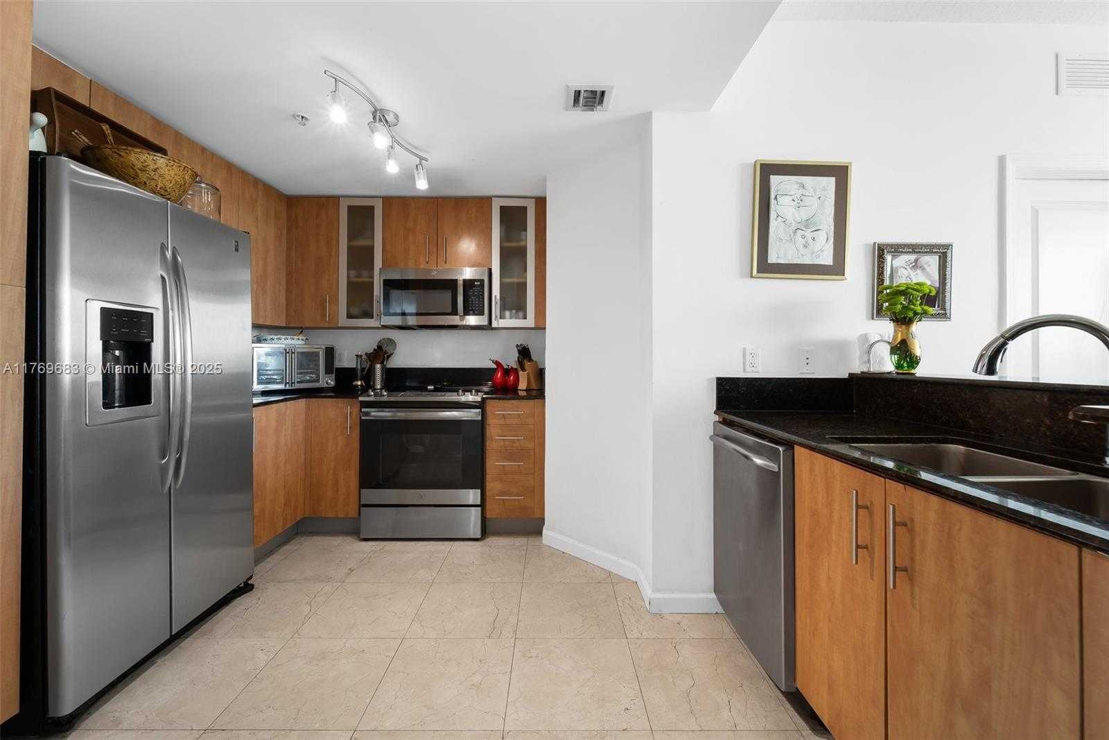 Small Image of 7910 HARBOR ISLAND DR #402, North Bay Village Number 11