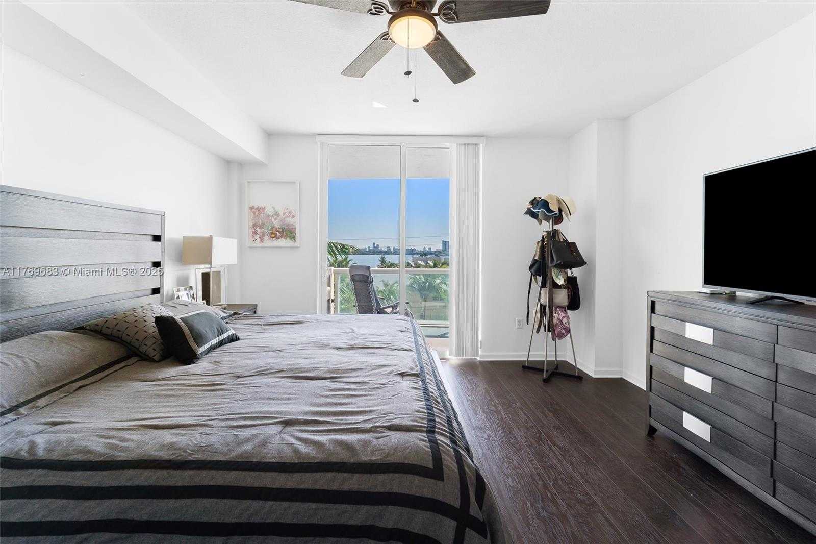 Small Image of 7910 HARBOR ISLAND DR #402, North Bay Village Number 13