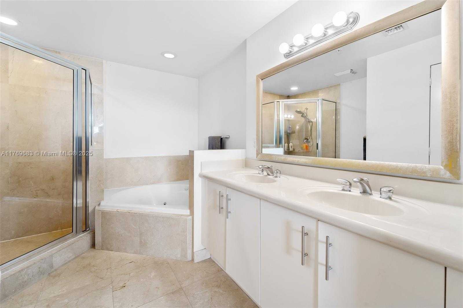 Small Image of 7910 HARBOR ISLAND DR #402, North Bay Village Number 15