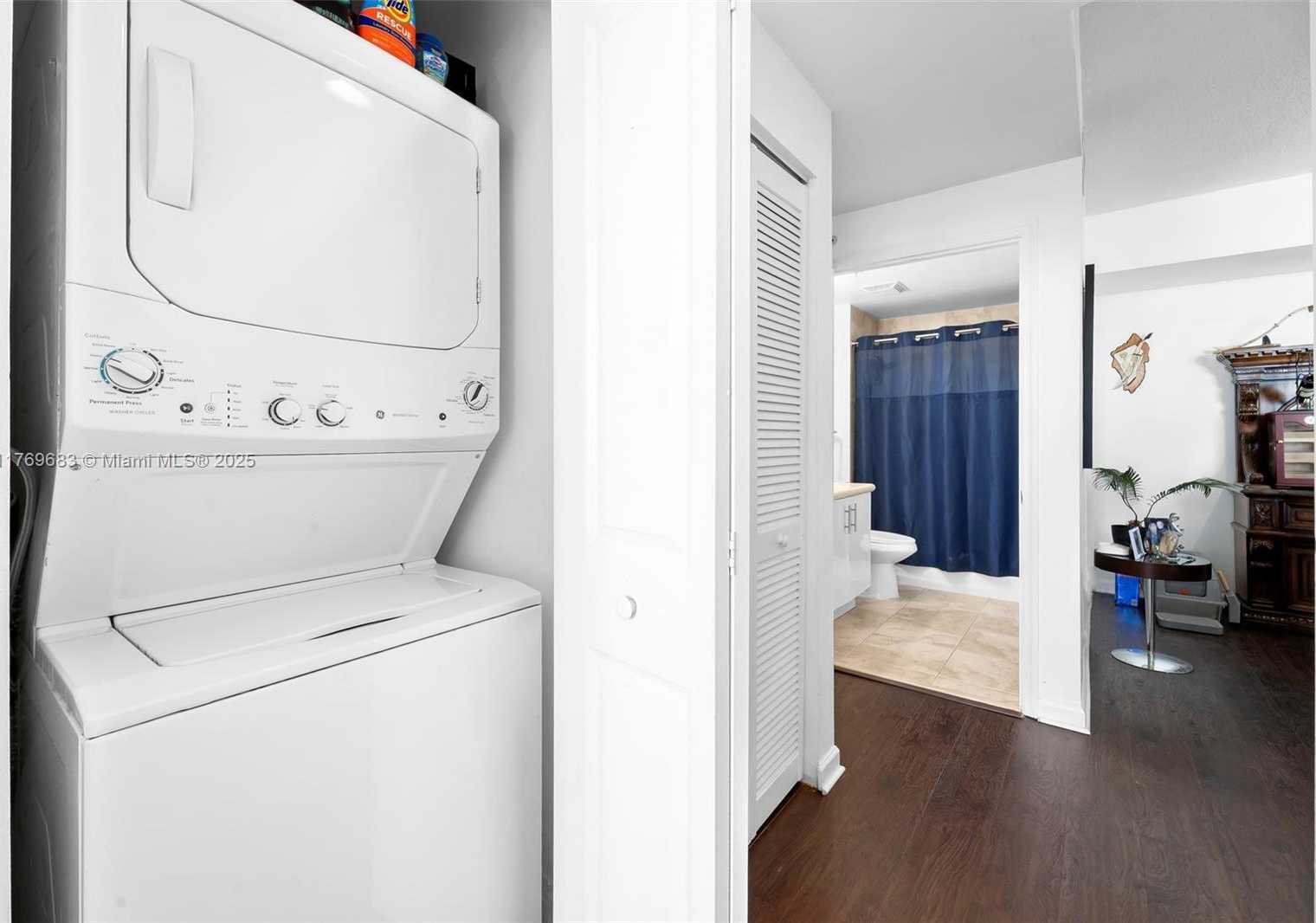 Small Image of 7910 HARBOR ISLAND DR #402, North Bay Village Number 18