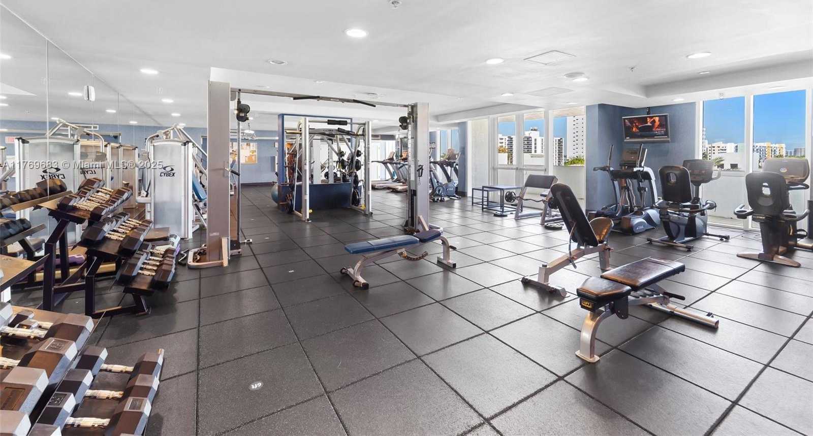 Small Image of 7910 HARBOR ISLAND DR #402, North Bay Village Number 21