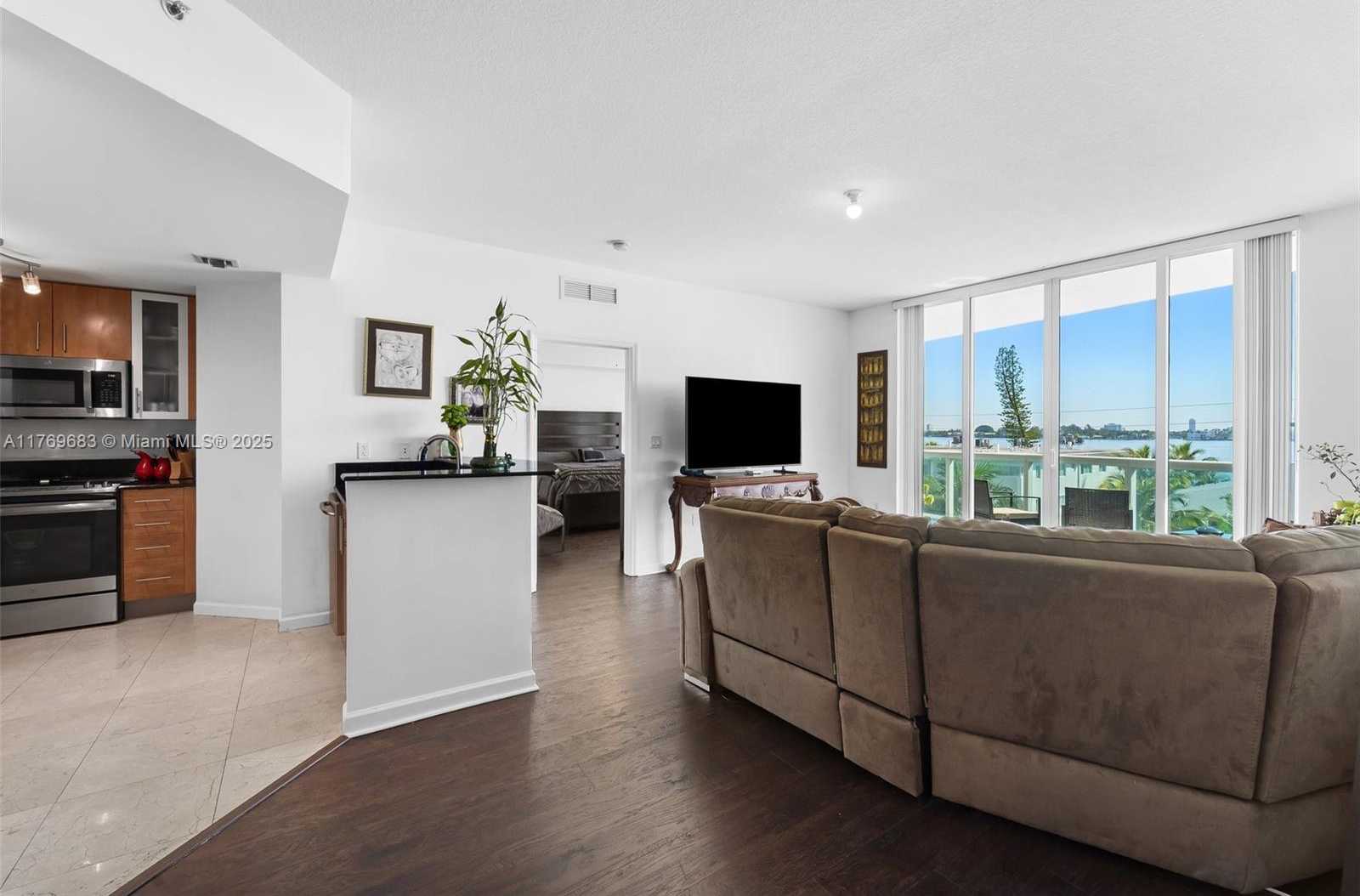 Small Image of 7910 HARBOR ISLAND DR #402, North Bay Village Number 6