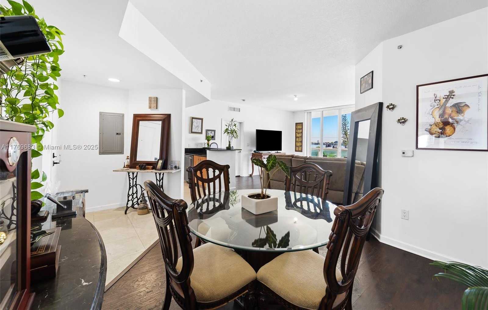 Small Image of 7910 HARBOR ISLAND DR #402, North Bay Village Number 8