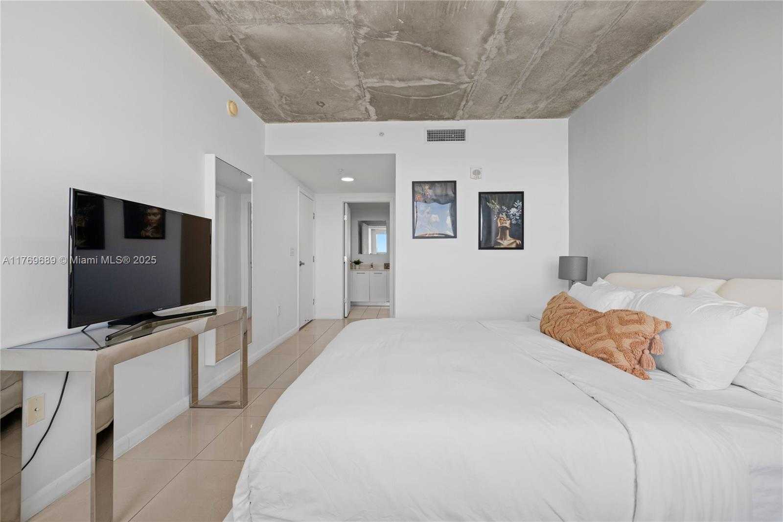Small Image of 3250 NORTH EAST 1ST AVE #1113, Miami Number 13