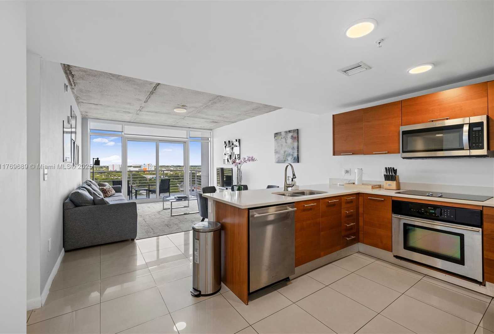 Small Image of 3250 NORTH EAST 1ST AVE #1113, Miami Number 4