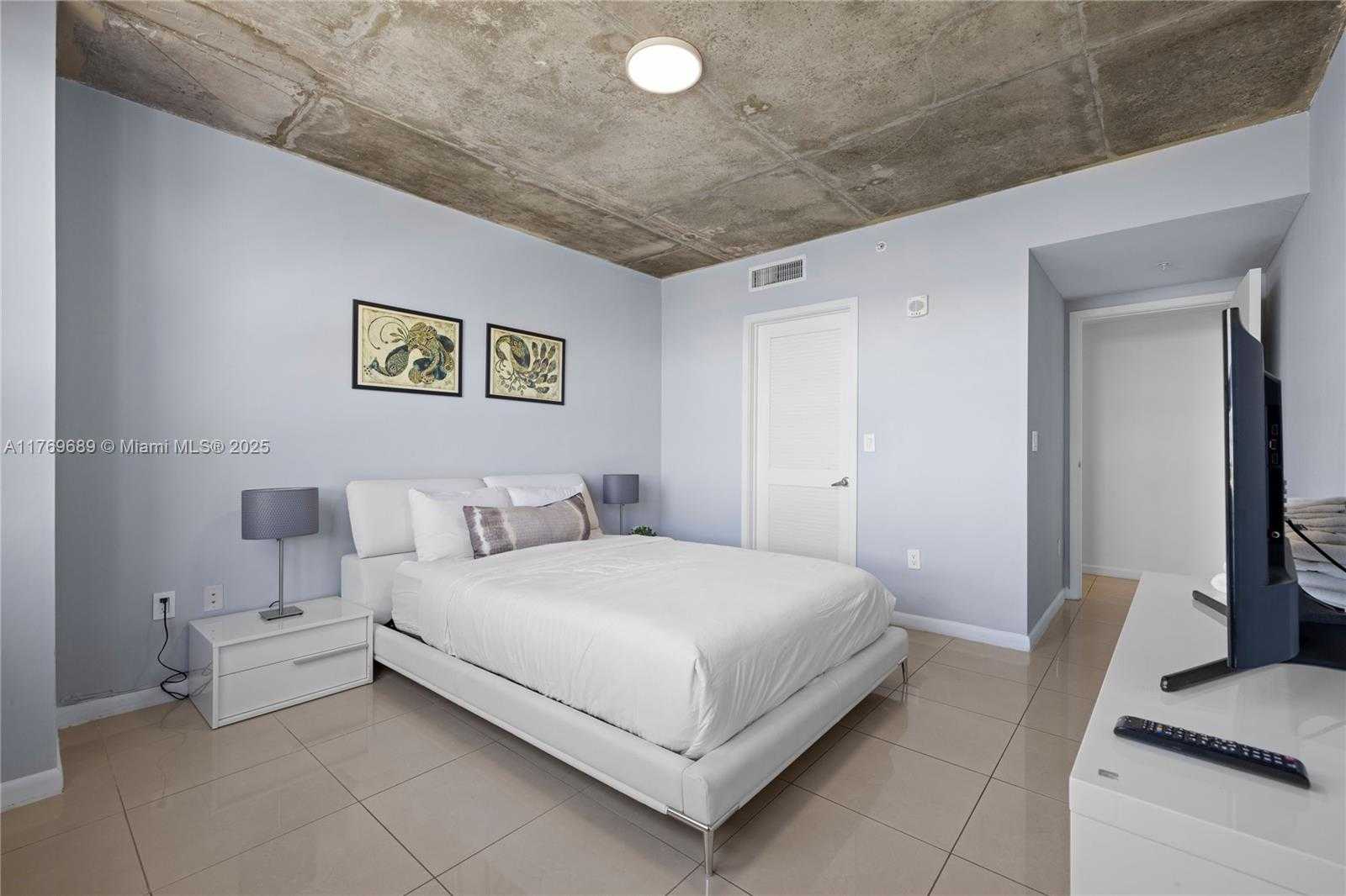 Small Image of 3250 NORTH EAST 1ST AVE #1113, Miami Number 9