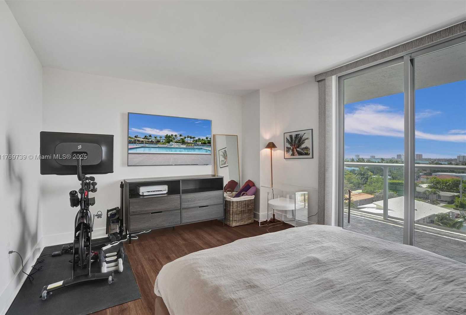 Small Image of 10000 WEST BAY HARBOR DR #PH23, Bay Harbor Islands Number 13