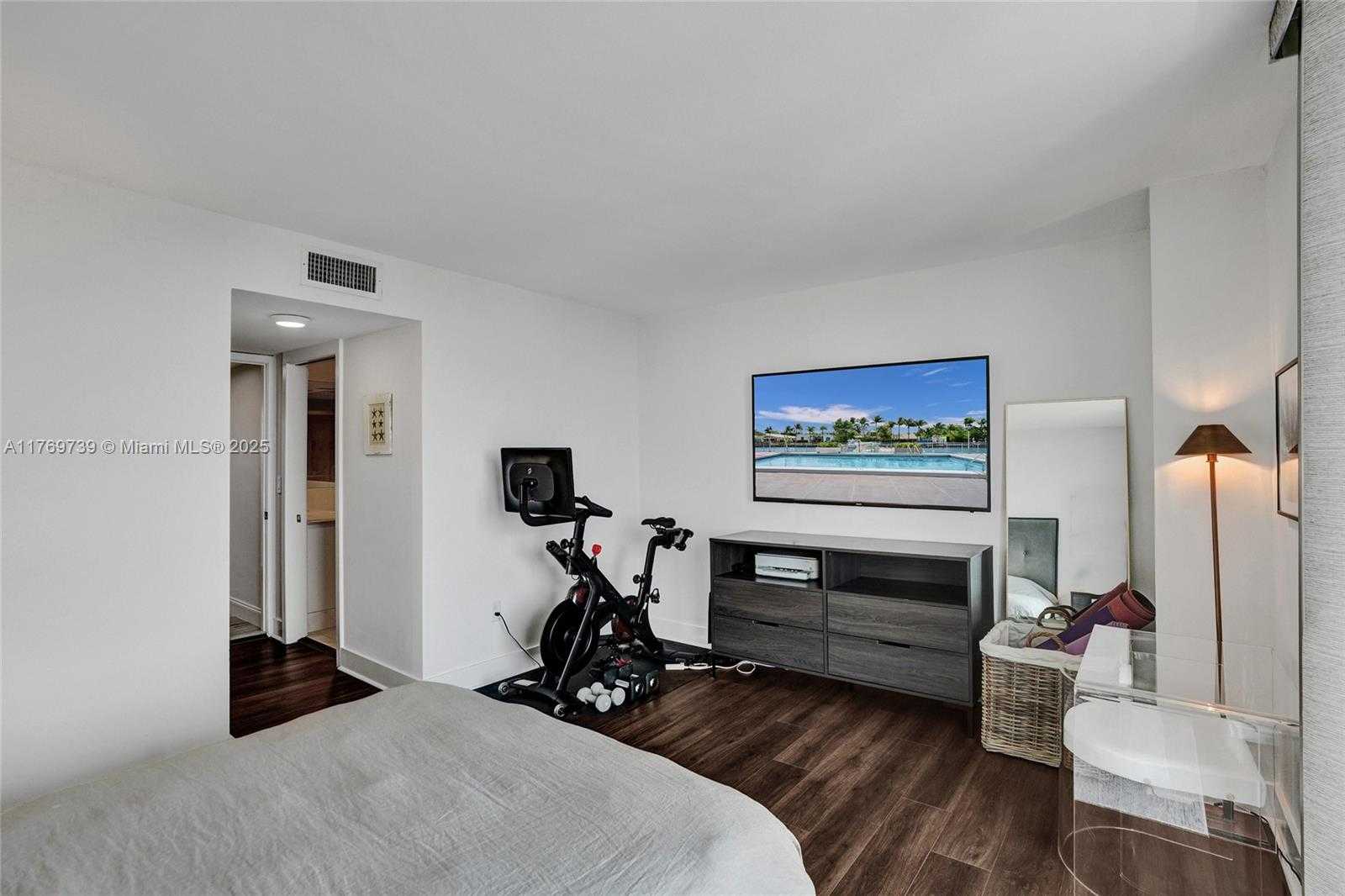 Small Image of 10000 WEST BAY HARBOR DR #PH23, Bay Harbor Islands Number 14
