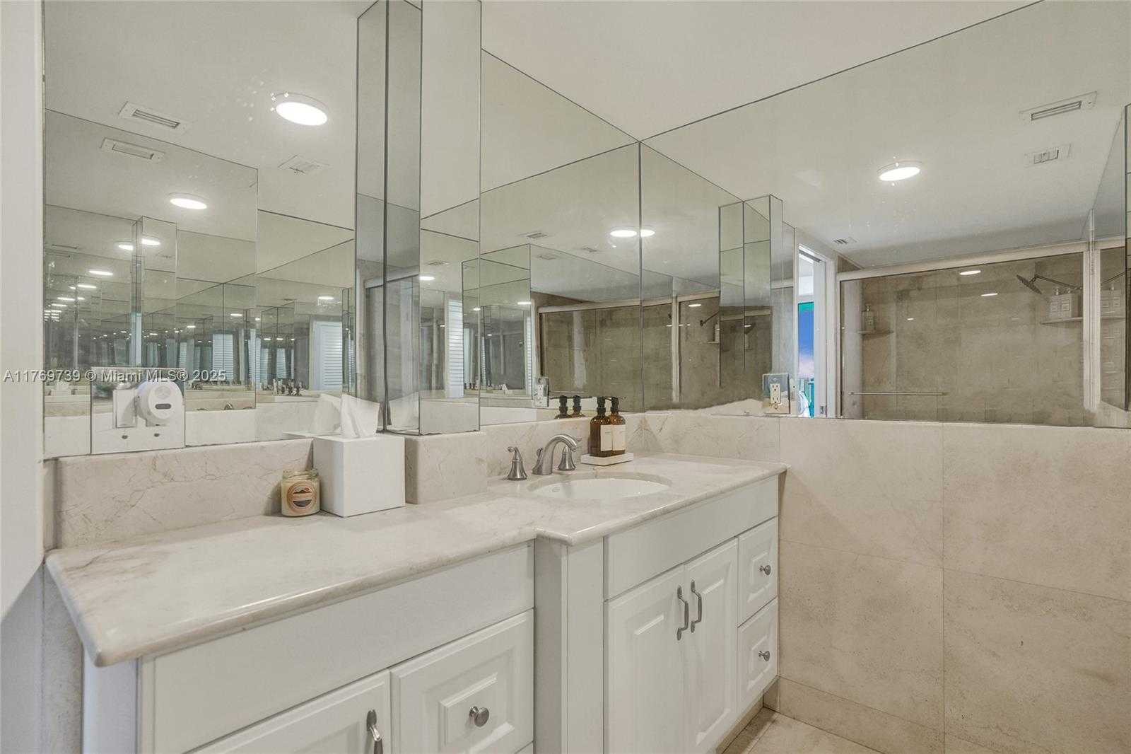 Small Image of 10000 WEST BAY HARBOR DR #PH23, Bay Harbor Islands Number 16