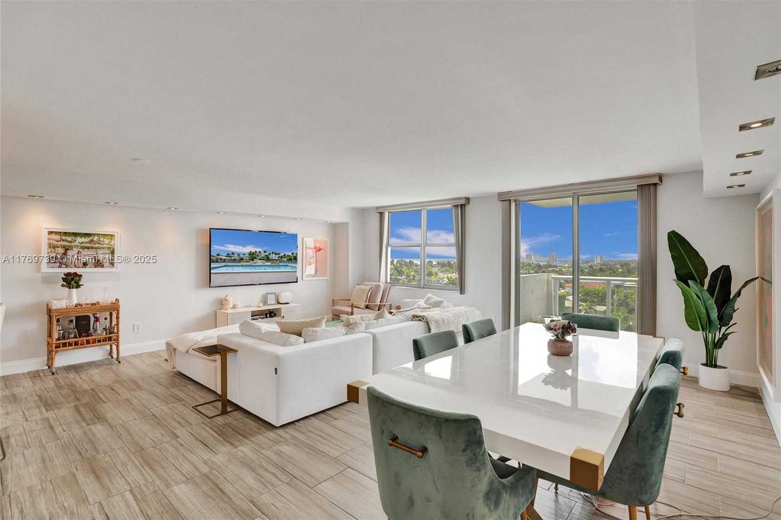 Small Image of 10000 WEST BAY HARBOR DR #PH23, Bay Harbor Islands Number 20
