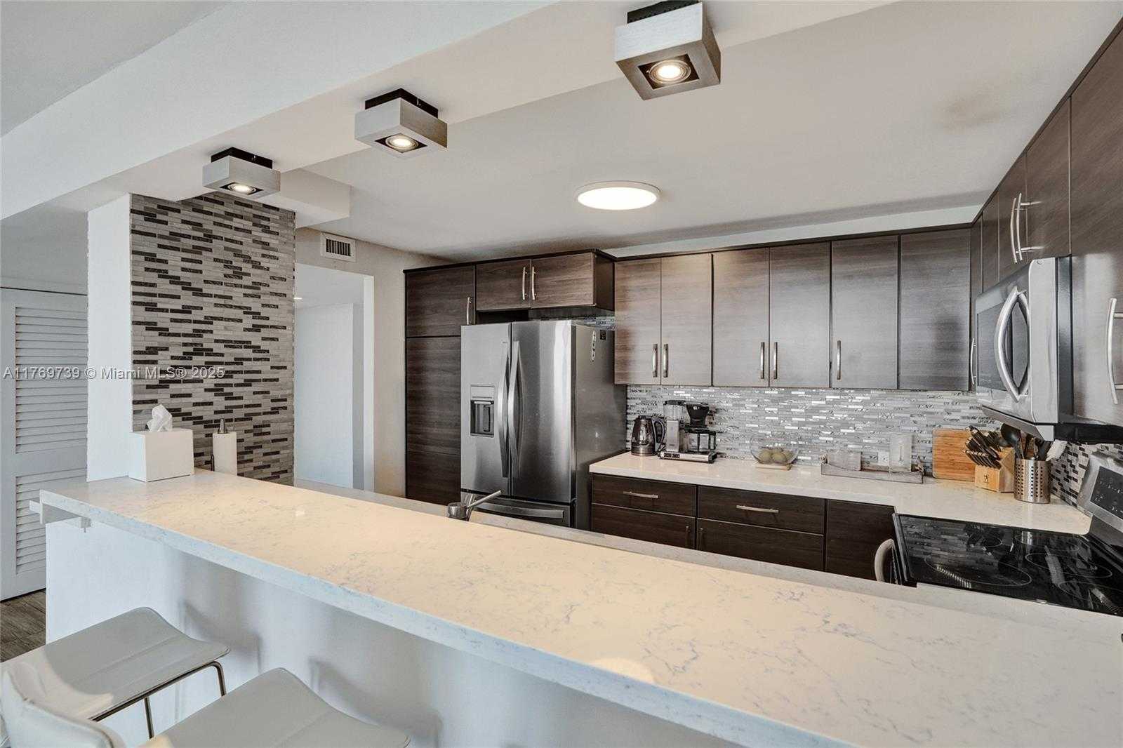 Small Image of 10000 WEST BAY HARBOR DR #PH23, Bay Harbor Islands Number 30