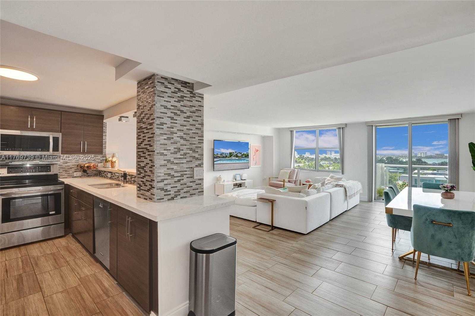 Small Image of 10000 WEST BAY HARBOR DR #PH23, Bay Harbor Islands Number 31