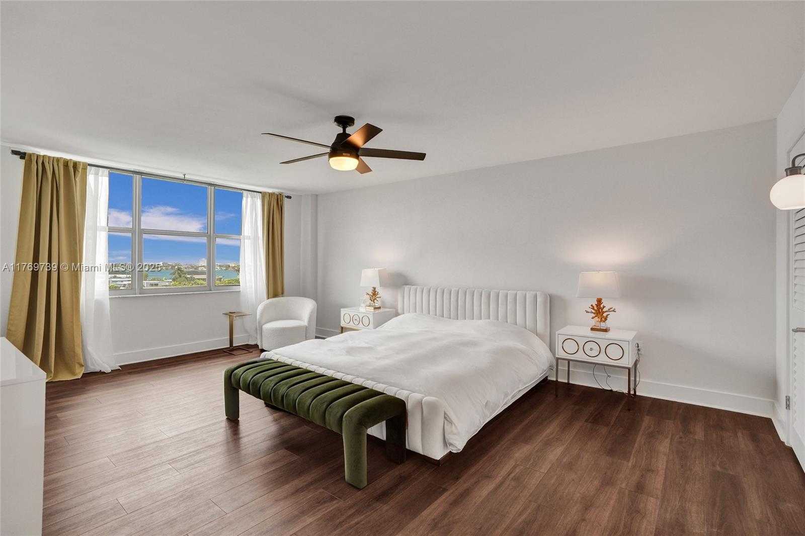 Small Image of 10000 WEST BAY HARBOR DR #PH23, Bay Harbor Islands Number 4