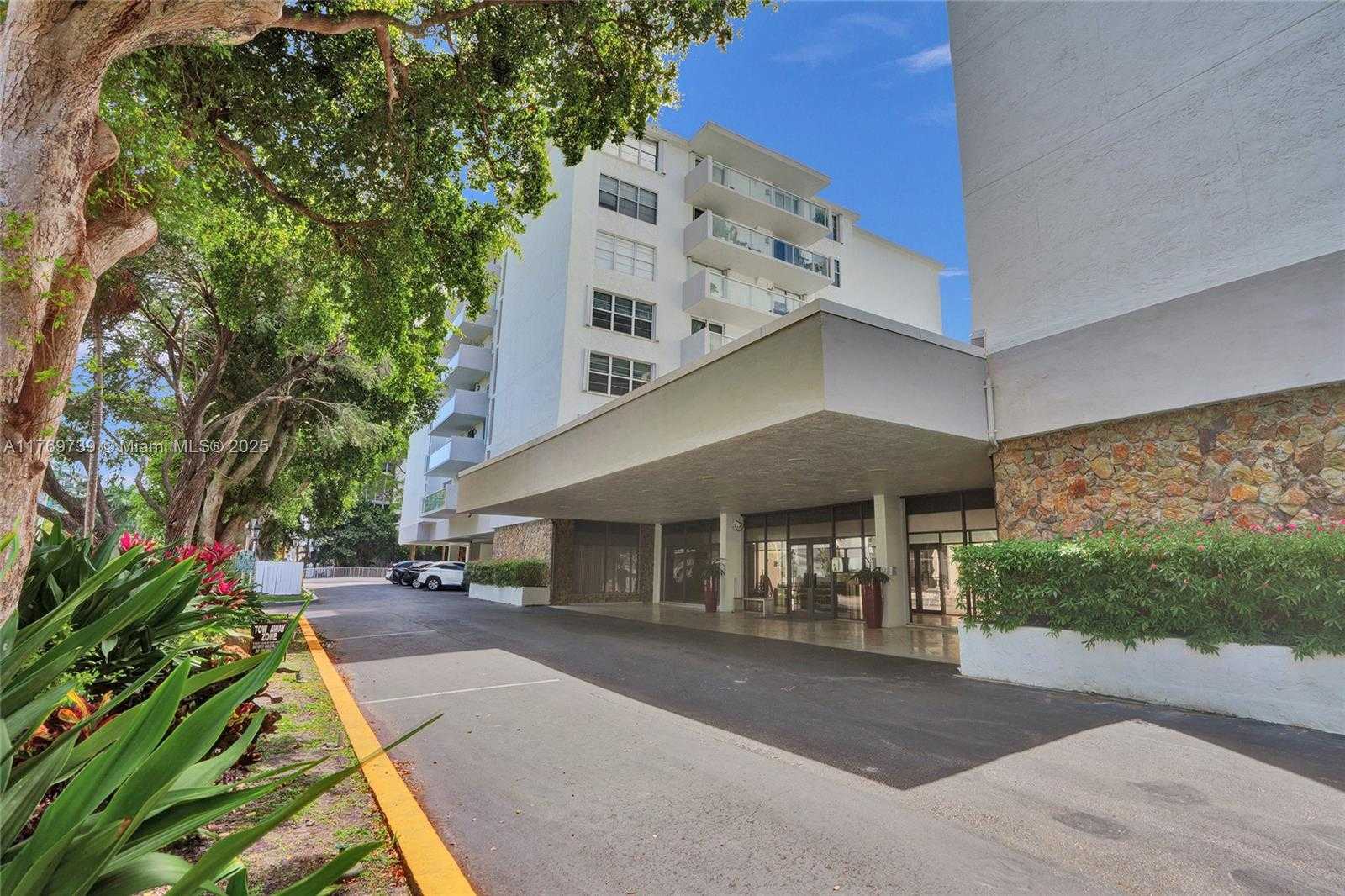Small Image of 10000 WEST BAY HARBOR DR #PH23, Bay Harbor Islands Number 43