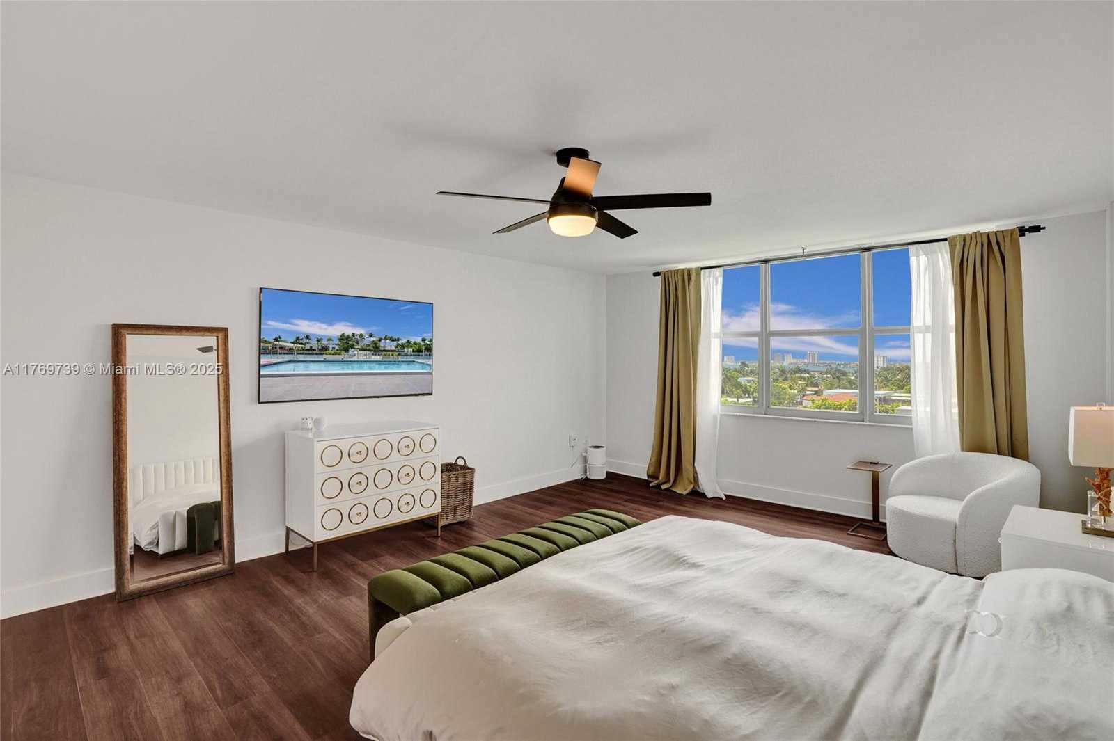 Small Image of 10000 WEST BAY HARBOR DR #PH23, Bay Harbor Islands Number 5
