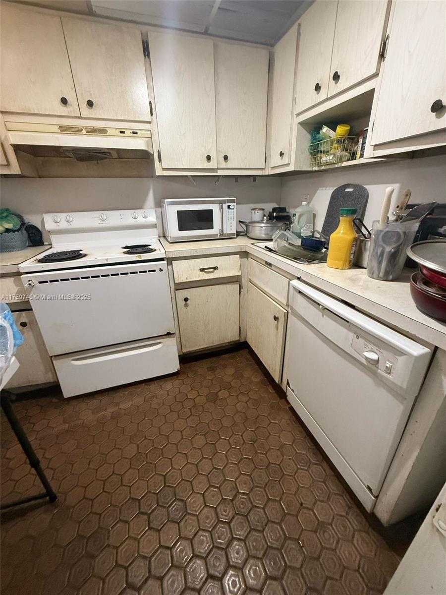 Small Image of 15600 NORTH WEST 7TH AVE #311, Miami Number 10