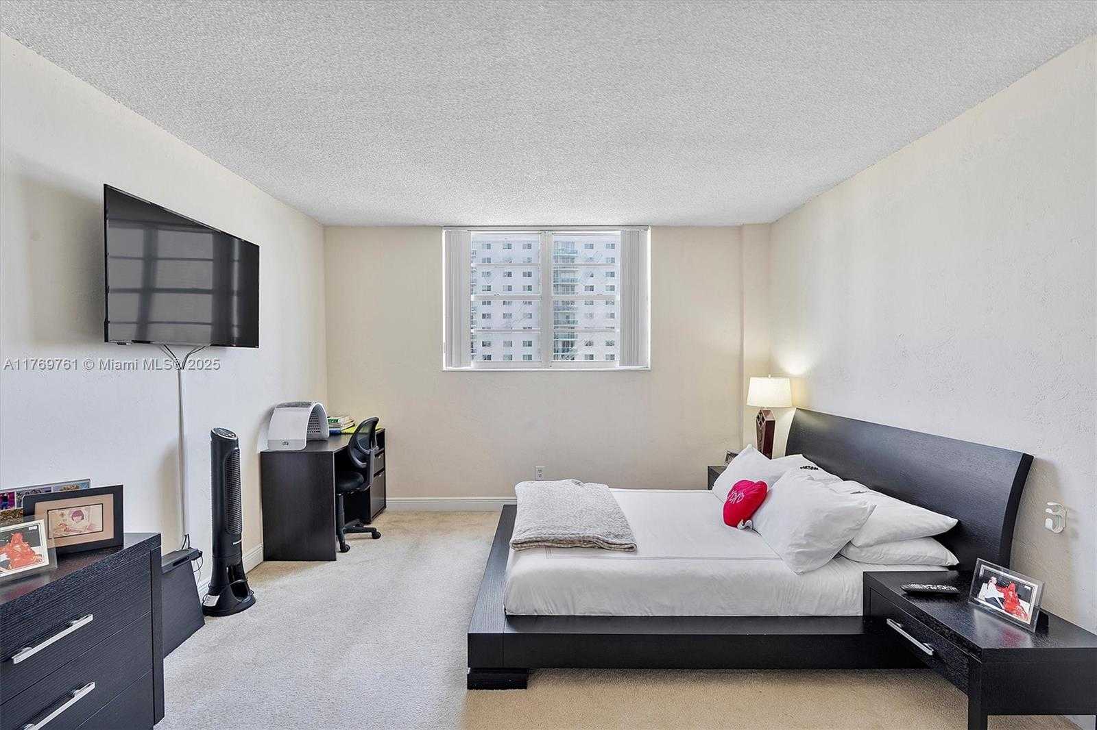 Small Image of 19390 COLLINS AVE #804, Sunny Isles Beach Number 10