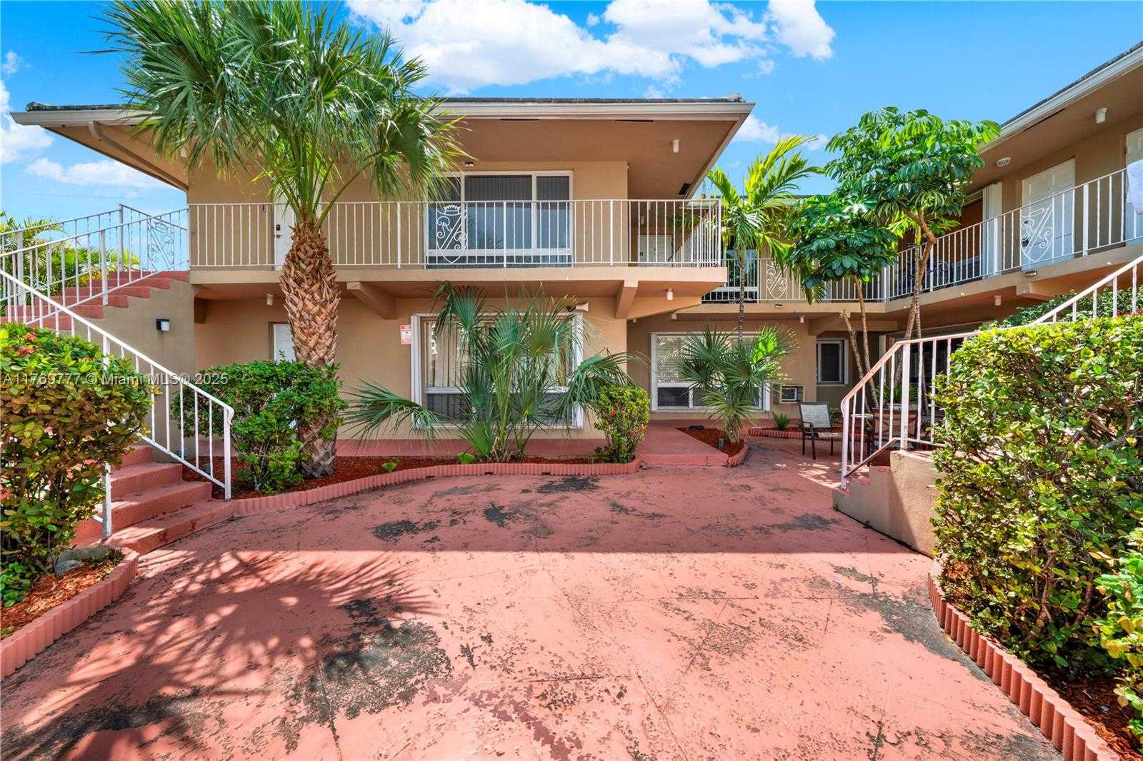 Small Image of 2864 NORTH EAST 32ND ST #7, Fort Lauderdale Number 2