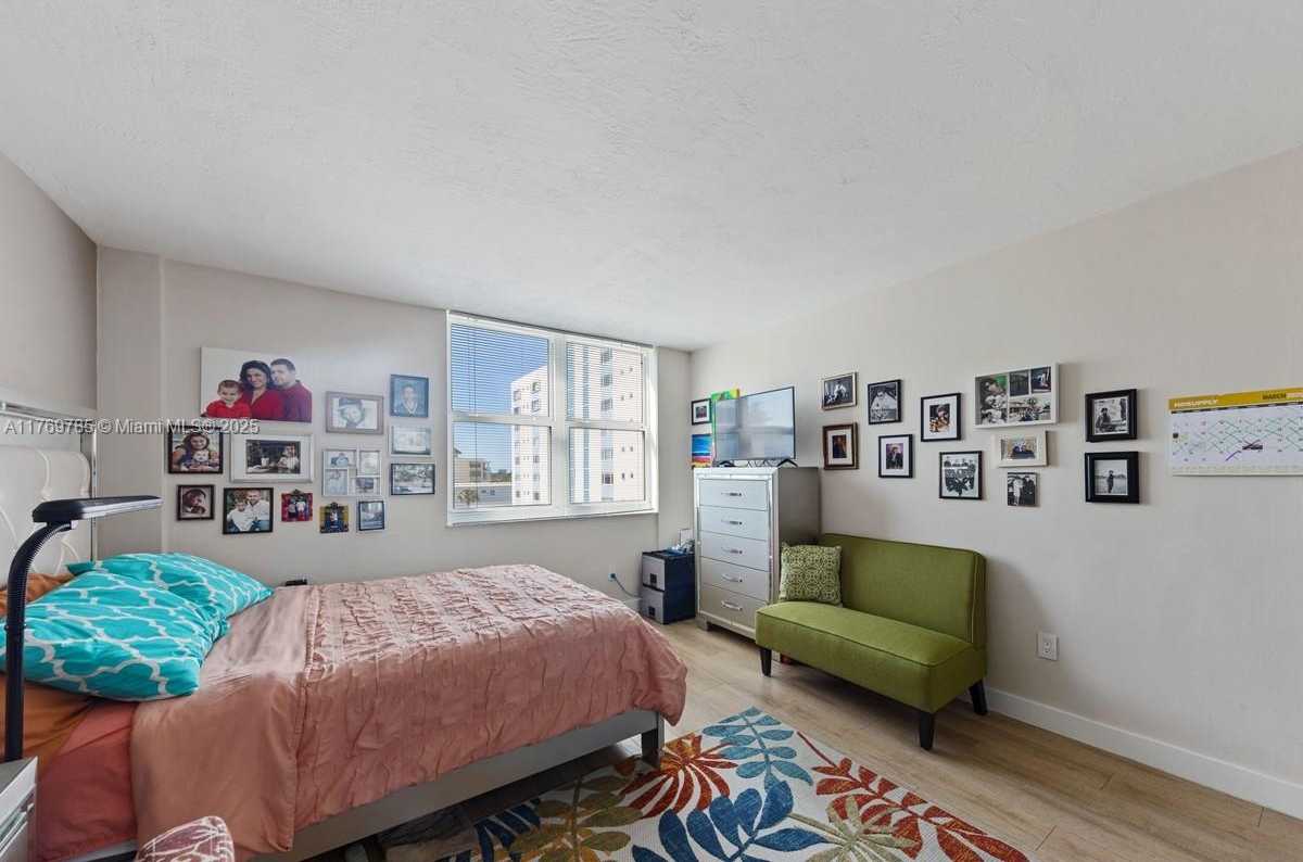 Small Image of 10350 WEST BAY HARBOR DR #5M, Bay Harbor Islands Number 12