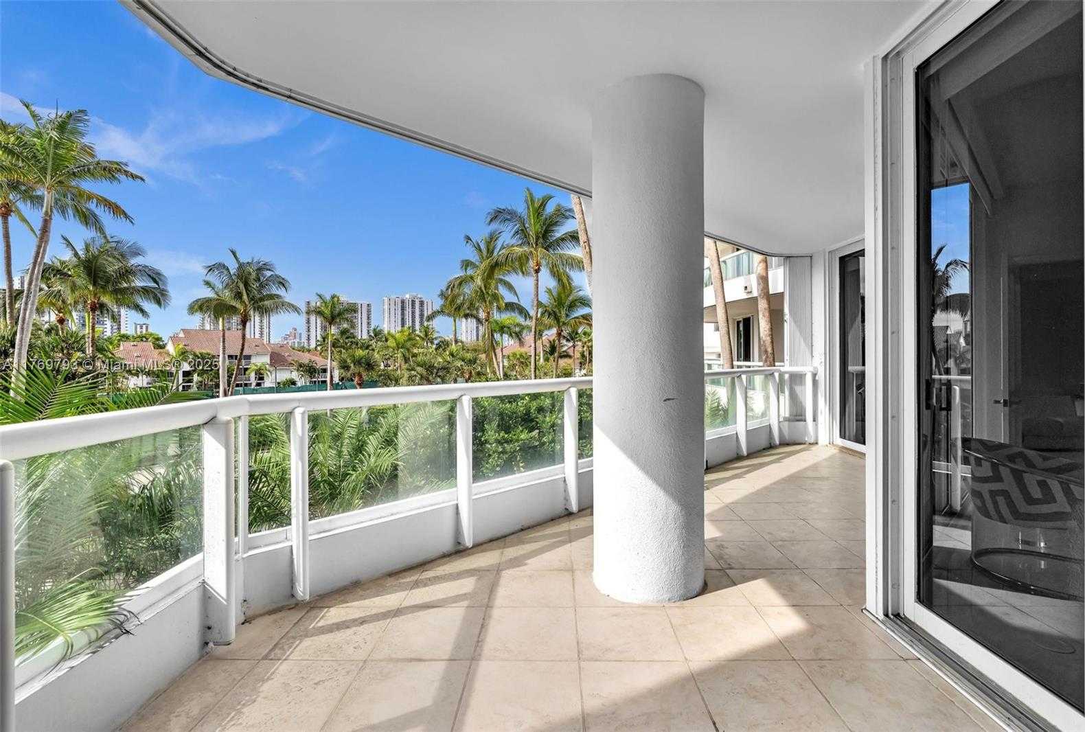 Small Image of 21050 POINT PL #302, Aventura Number 23