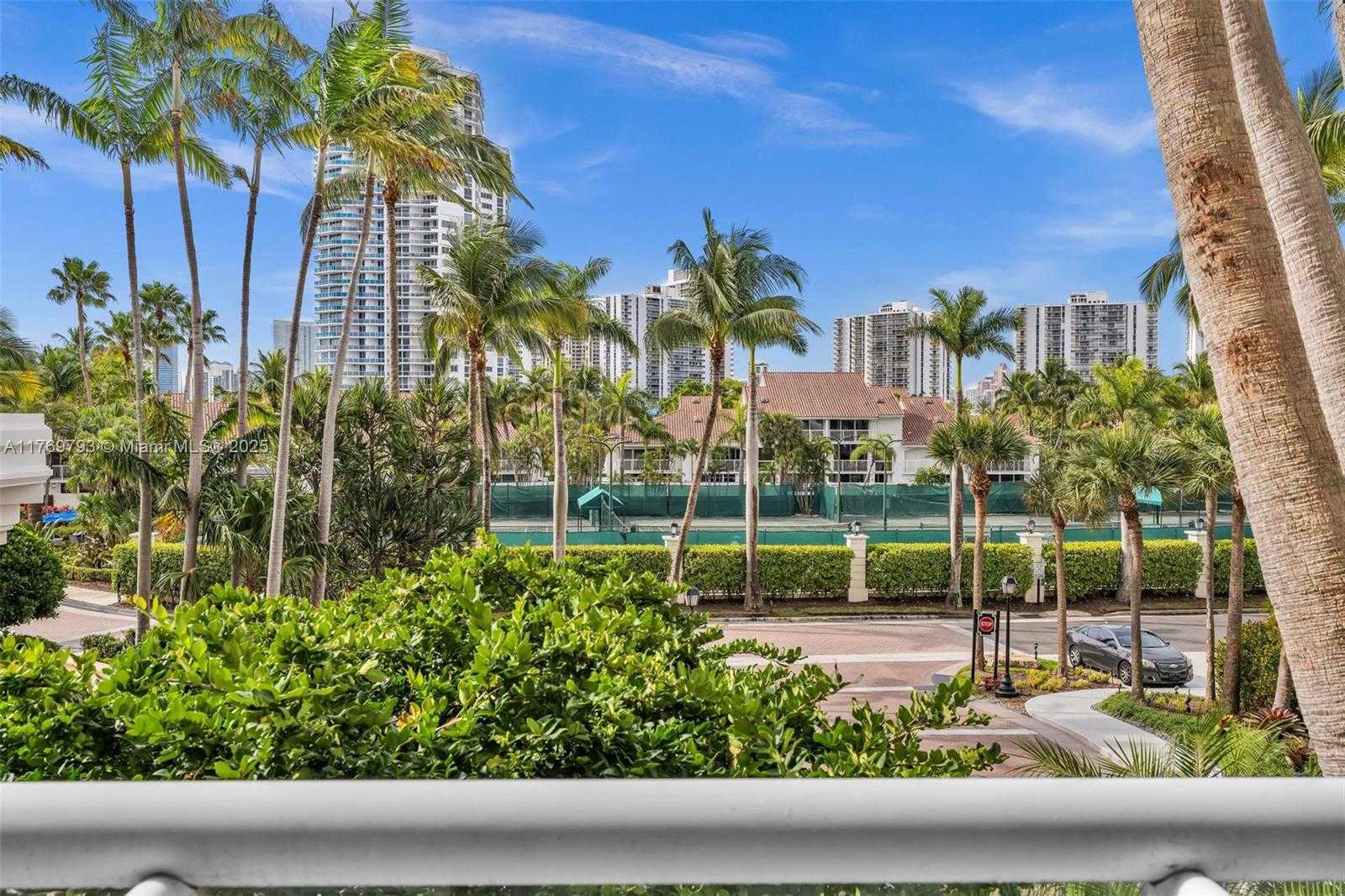 Small Image of 21050 POINT PL #302, Aventura Number 27