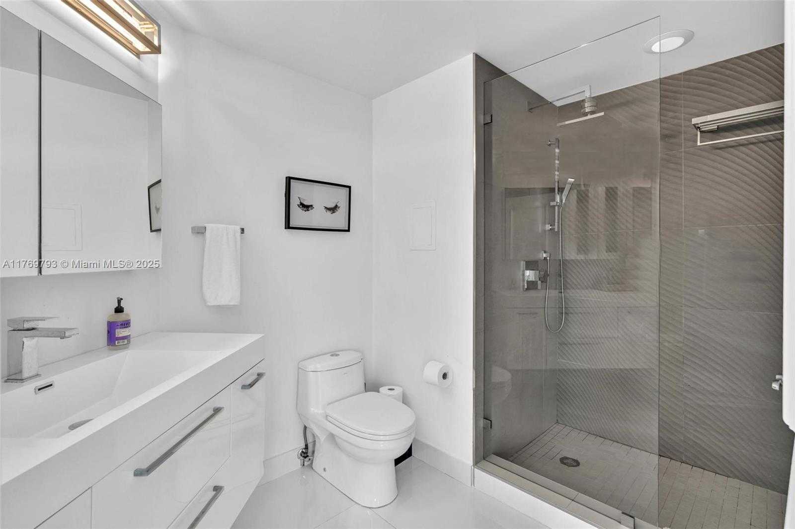 Small Image of 21050 POINT PL #302, Aventura Number 33