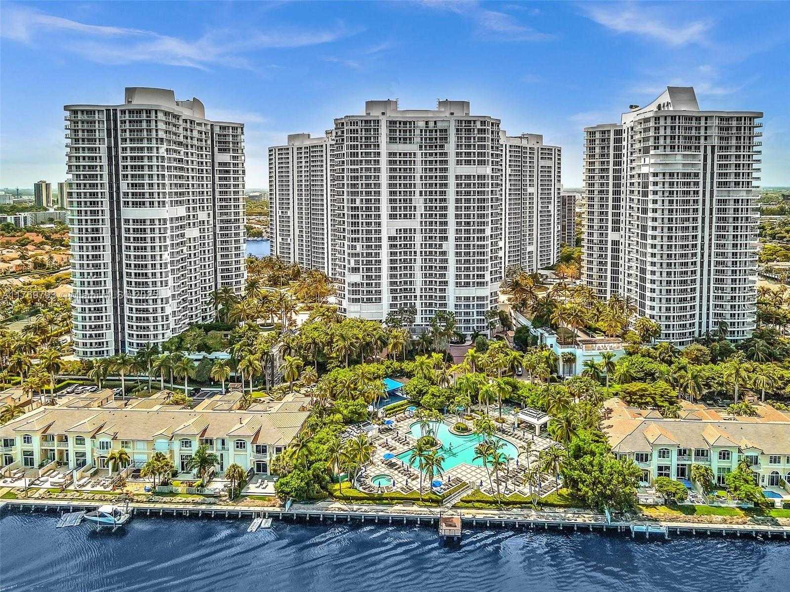 Small Image of 21050 POINT PL #302, Aventura Number 37