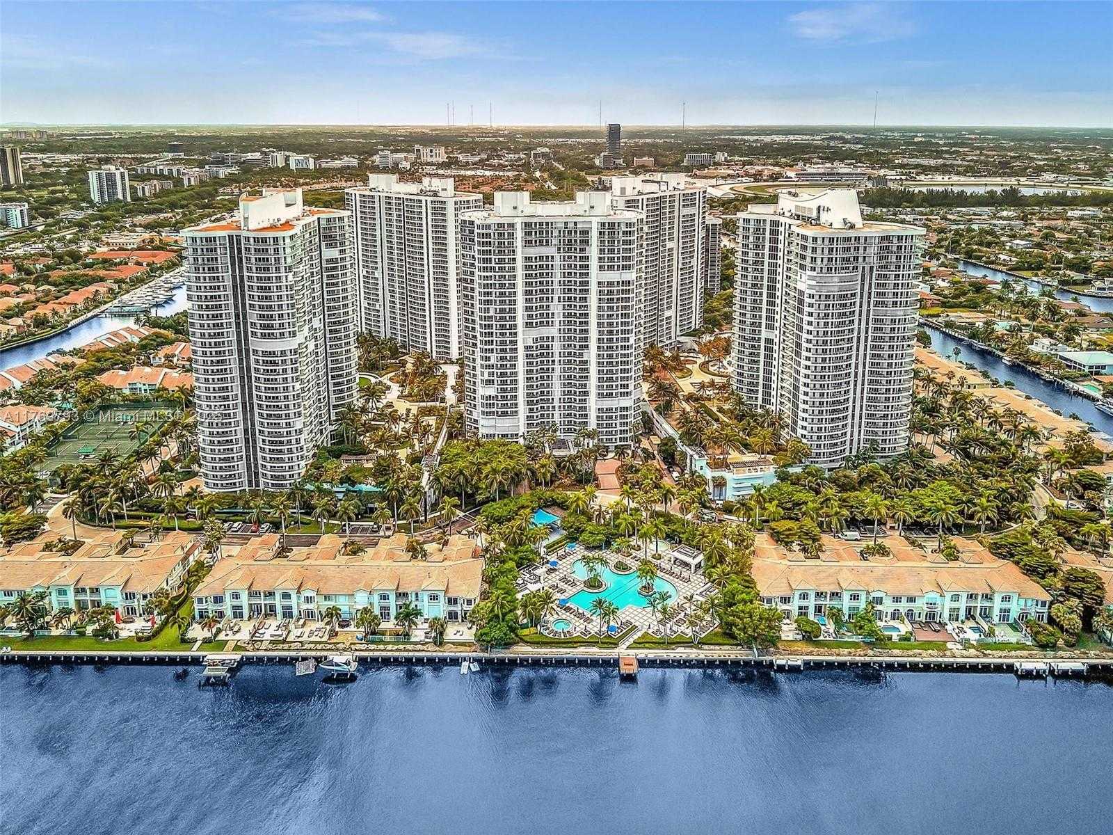 Small Image of 21050 POINT PL #302, Aventura Number 42
