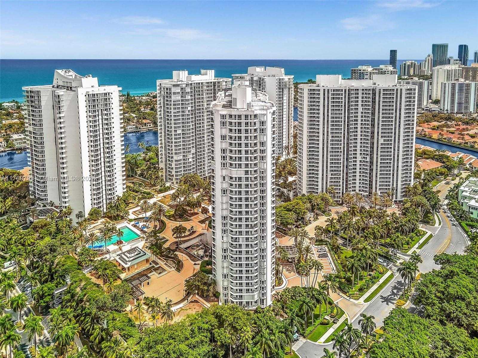 Small Image of 21050 POINT PL #302, Aventura Number 43