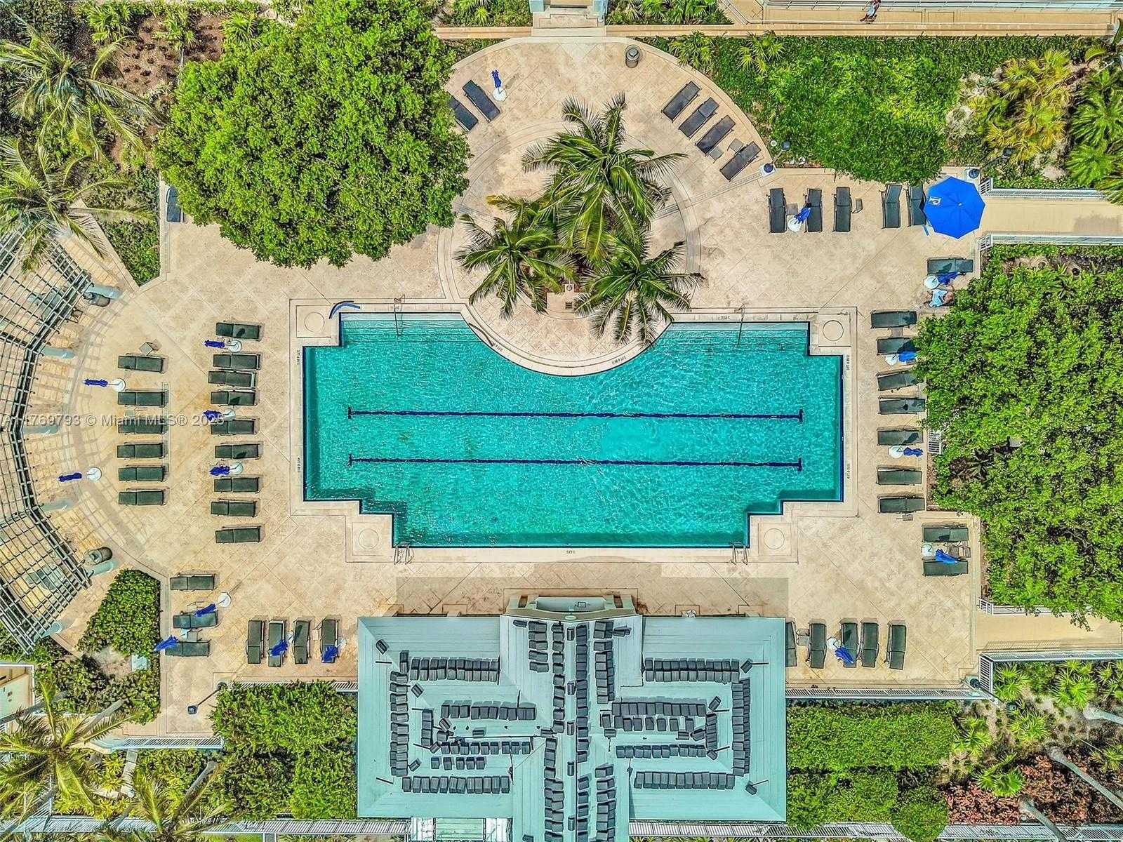 Small Image of 21050 POINT PL #302, Aventura Number 47
