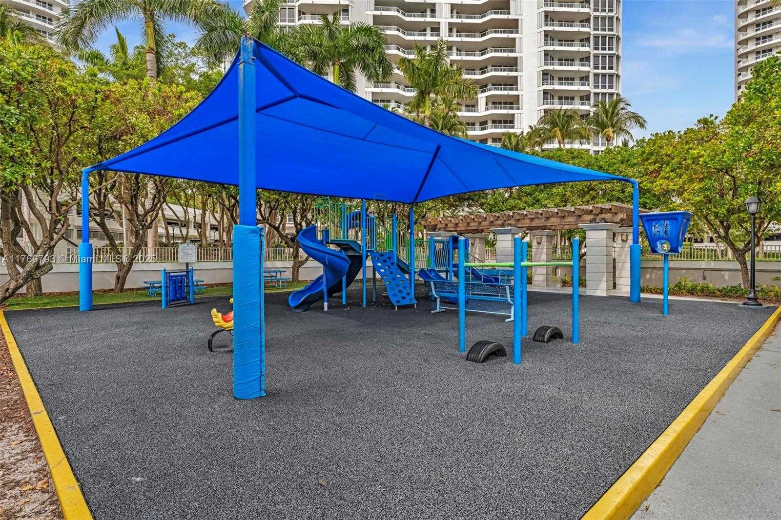 Small Image of 21050 POINT PL #302, Aventura Number 54