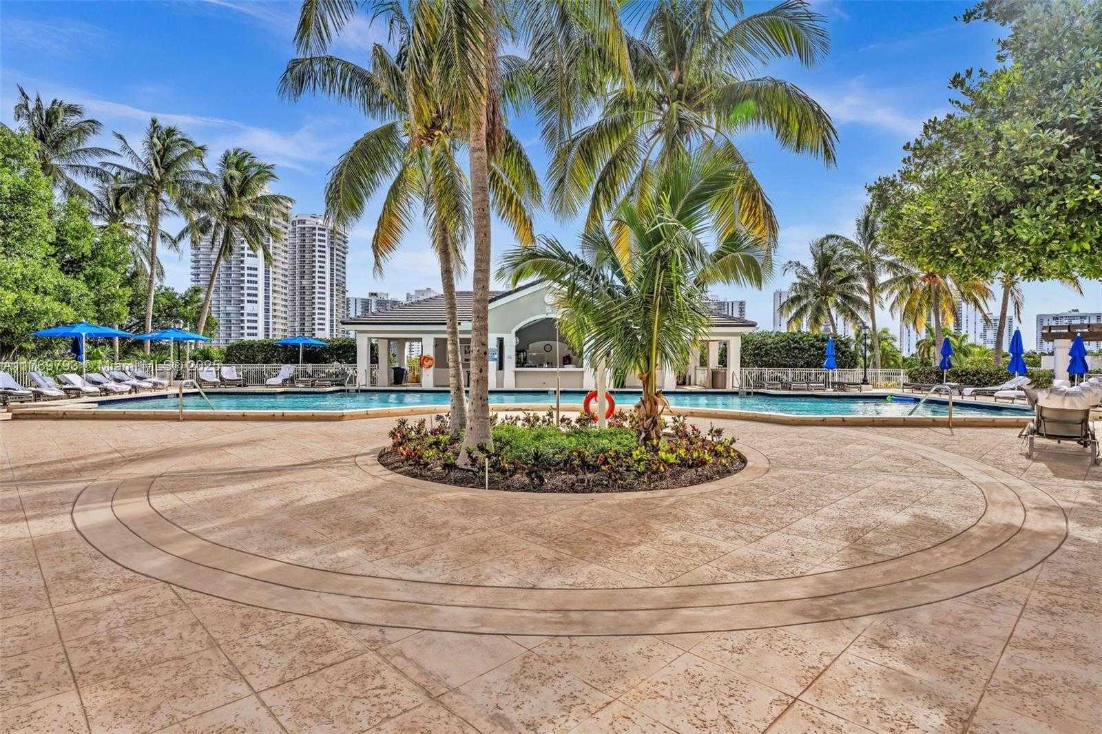 Small Image of 21050 POINT PL #302, Aventura Number 59