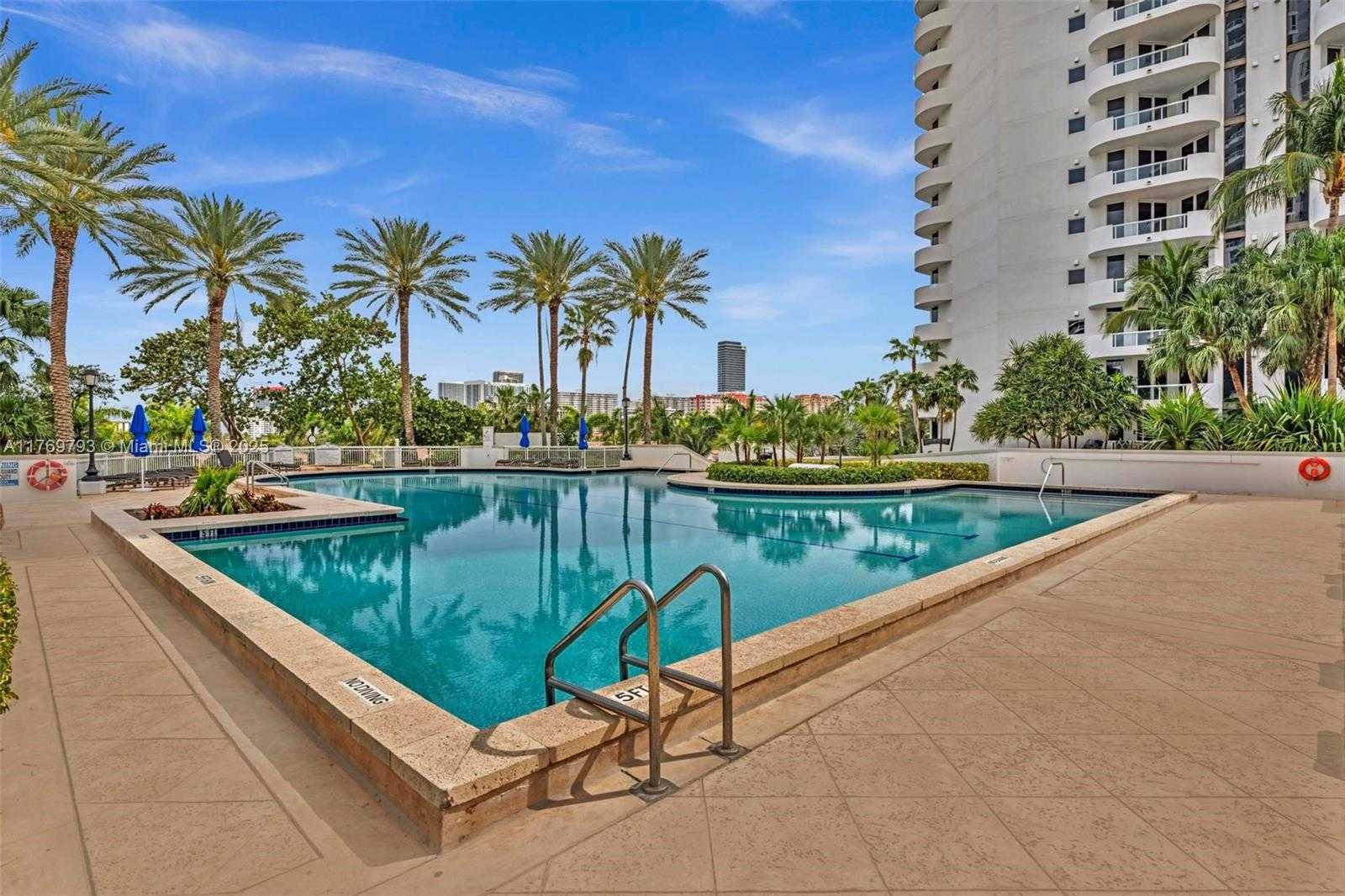 Small Image of 21050 POINT PL #302, Aventura Number 65