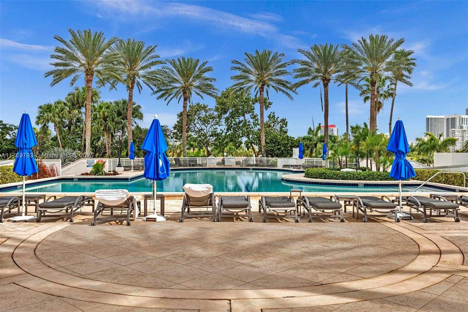 Small Image of 21050 POINT PL #302, Aventura Number 66