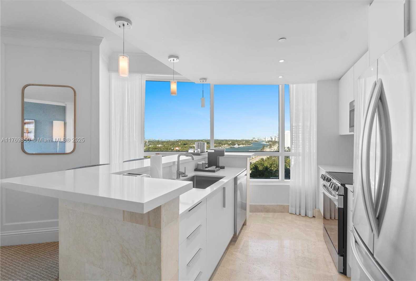 Small Image of 4401 COLLINS AVE #1015, Miami Beach Number 17