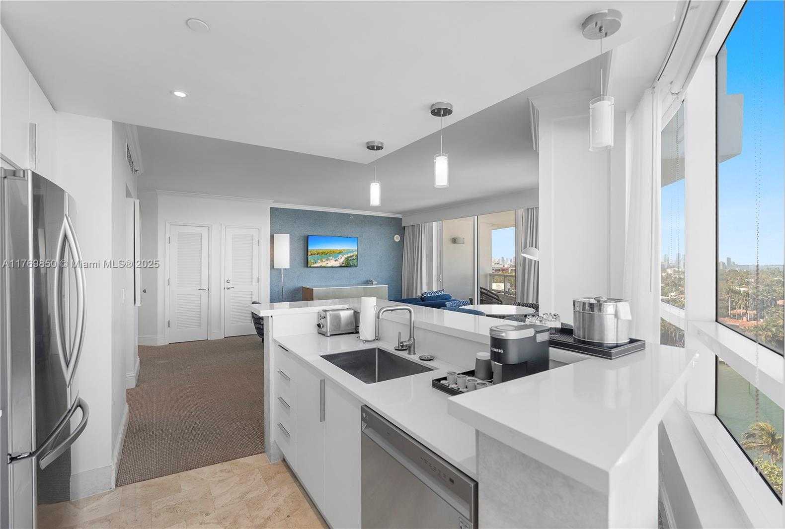 Small Image of 4401 COLLINS AVE #1015, Miami Beach Number 18