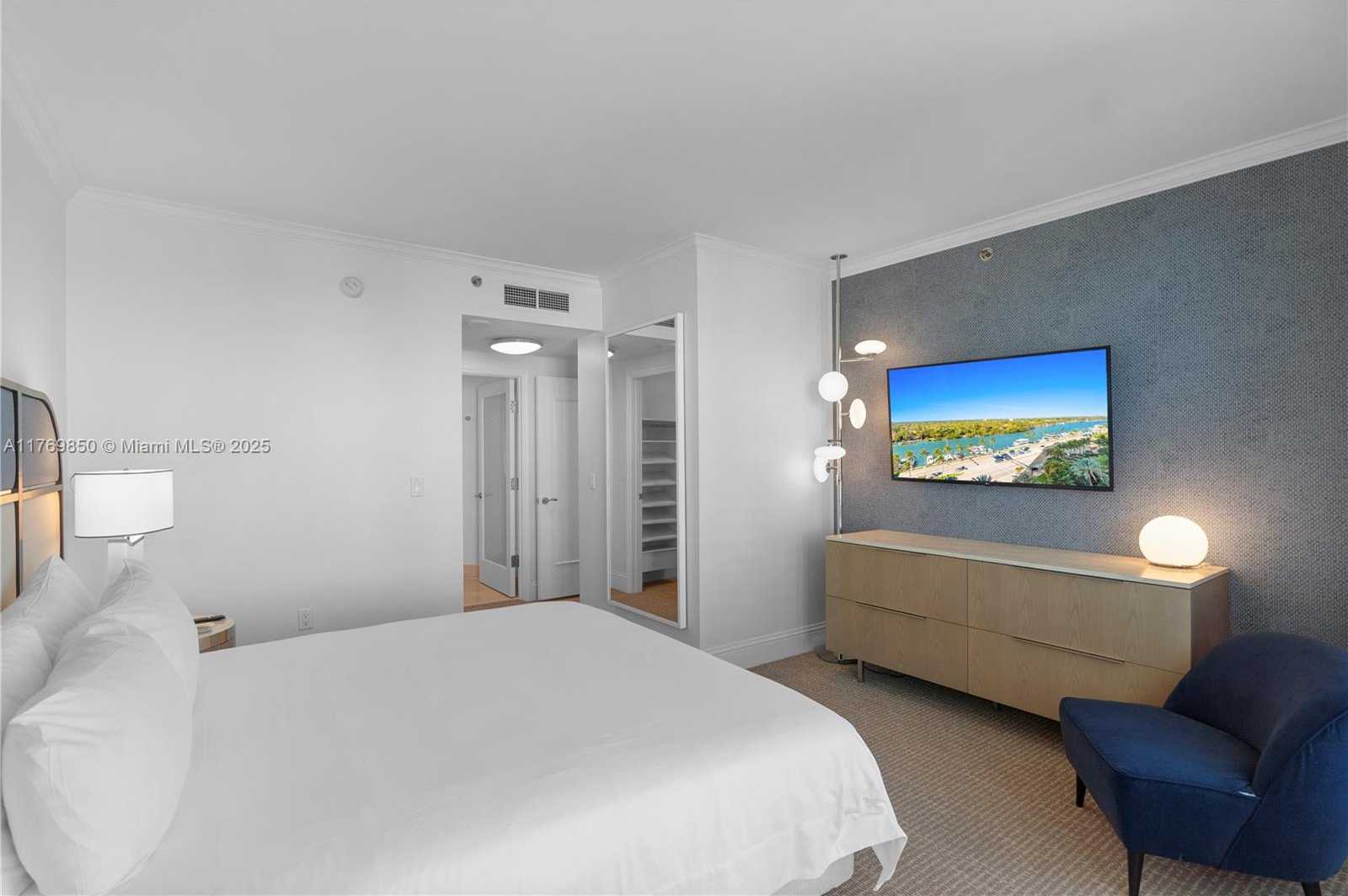 Small Image of 4401 COLLINS AVE #1015, Miami Beach Number 21