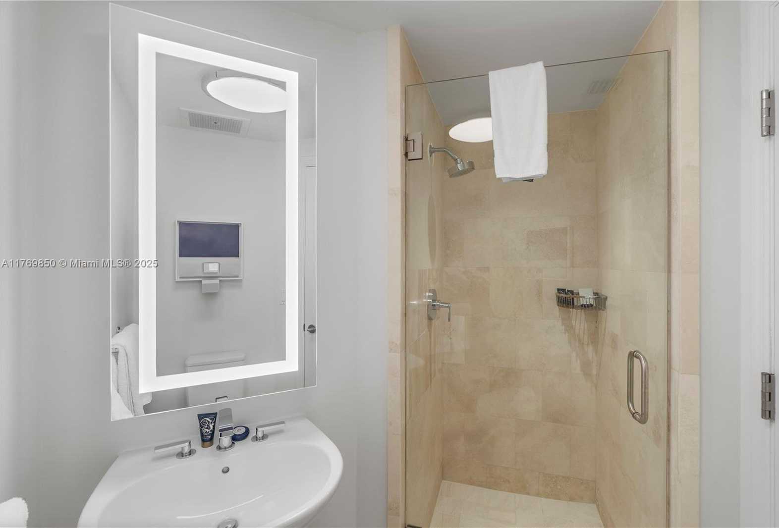 Small Image of 4401 COLLINS AVE #1015, Miami Beach Number 28
