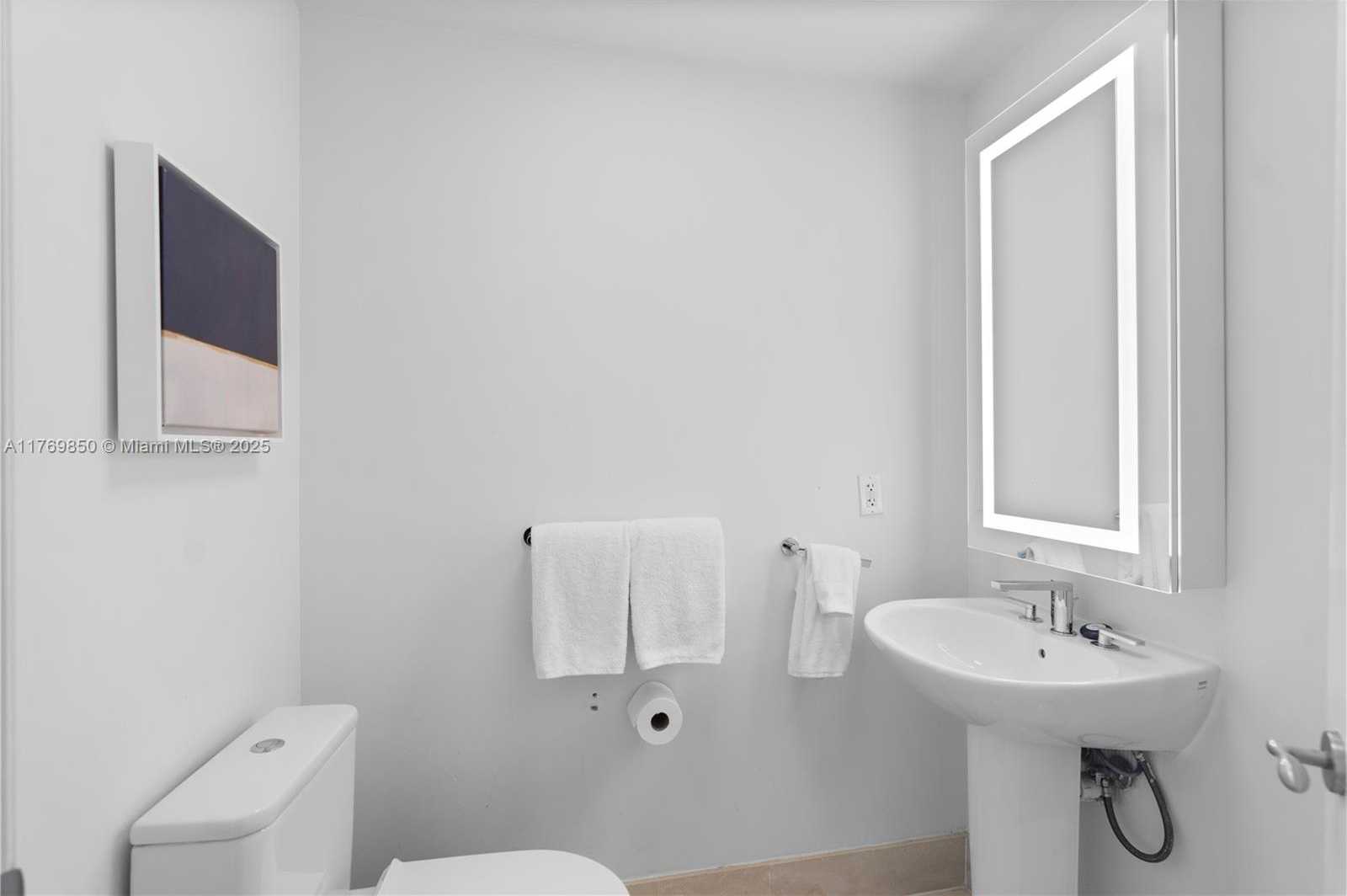 Small Image of 4401 COLLINS AVE #1015, Miami Beach Number 29