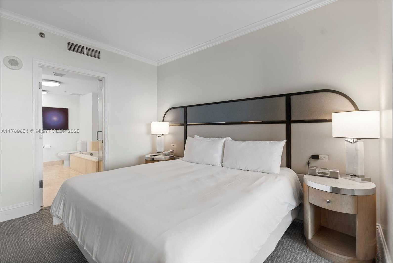 Small Image of 4401 COLLINS AVE #1017, Miami Beach Number 11