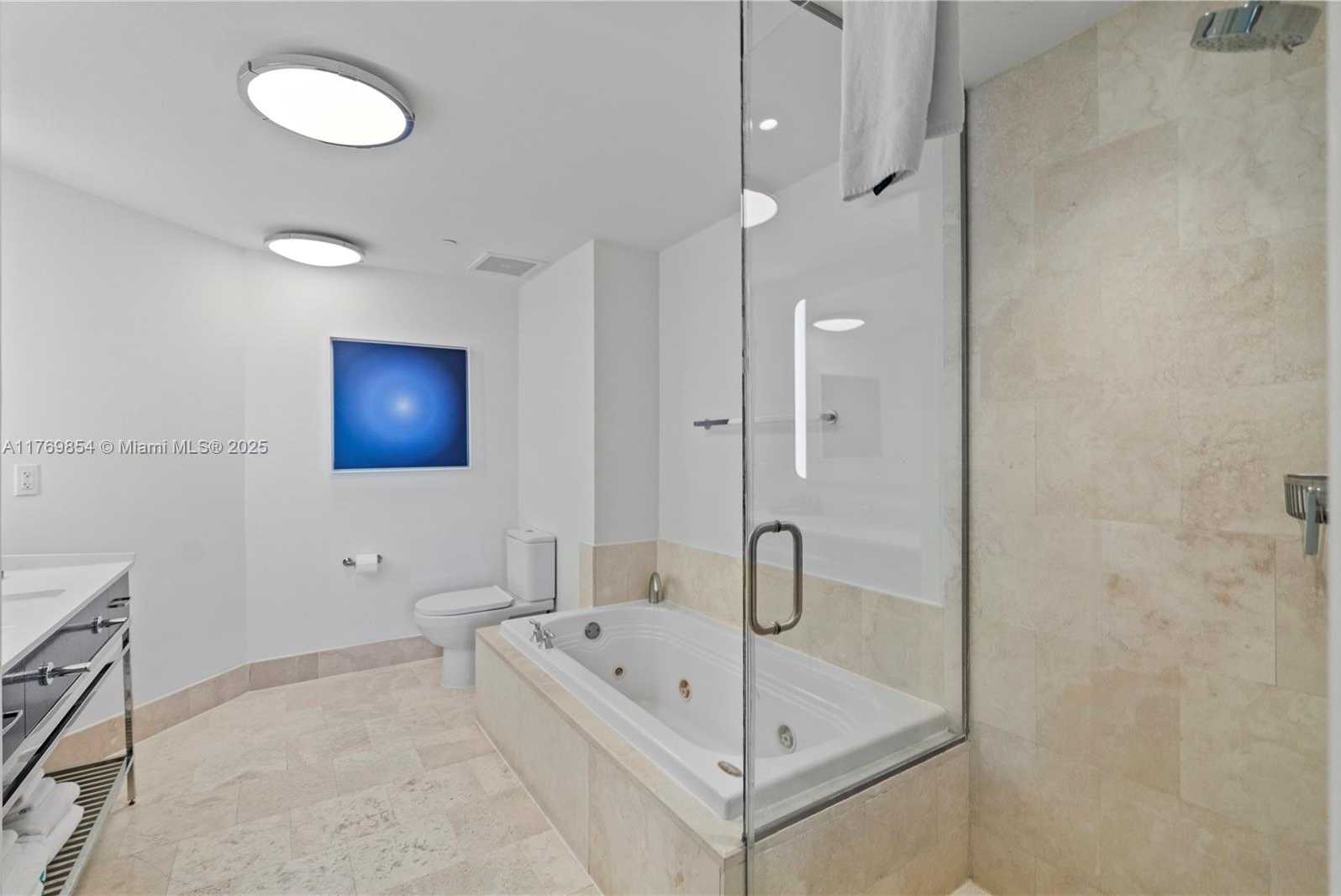 Small Image of 4401 COLLINS AVE #1017, Miami Beach Number 13