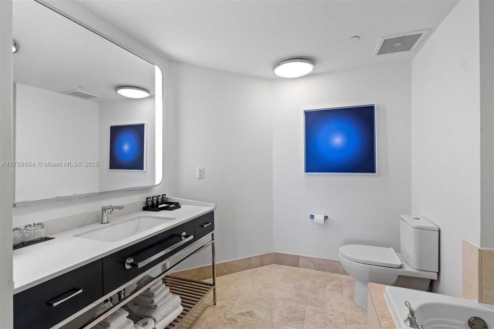 Small Image of 4401 COLLINS AVE #1017, Miami Beach Number 14