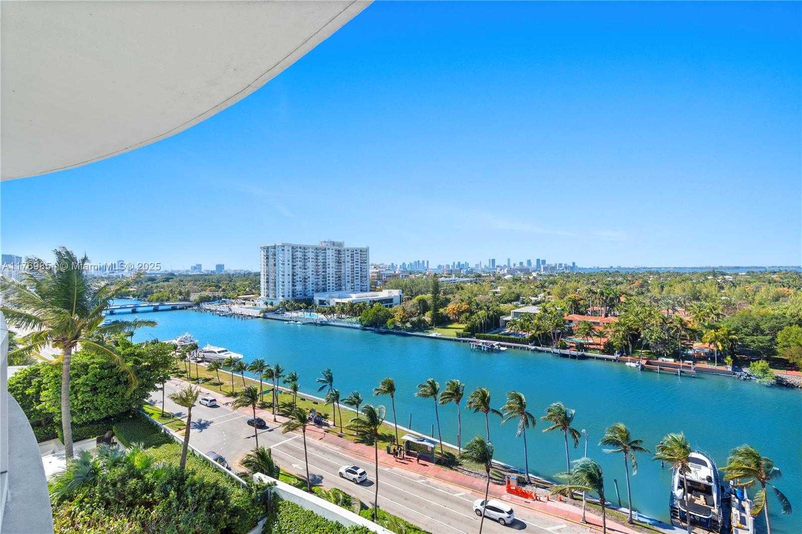 Small Image of 4401 COLLINS AVE #1017, Miami Beach Number 2