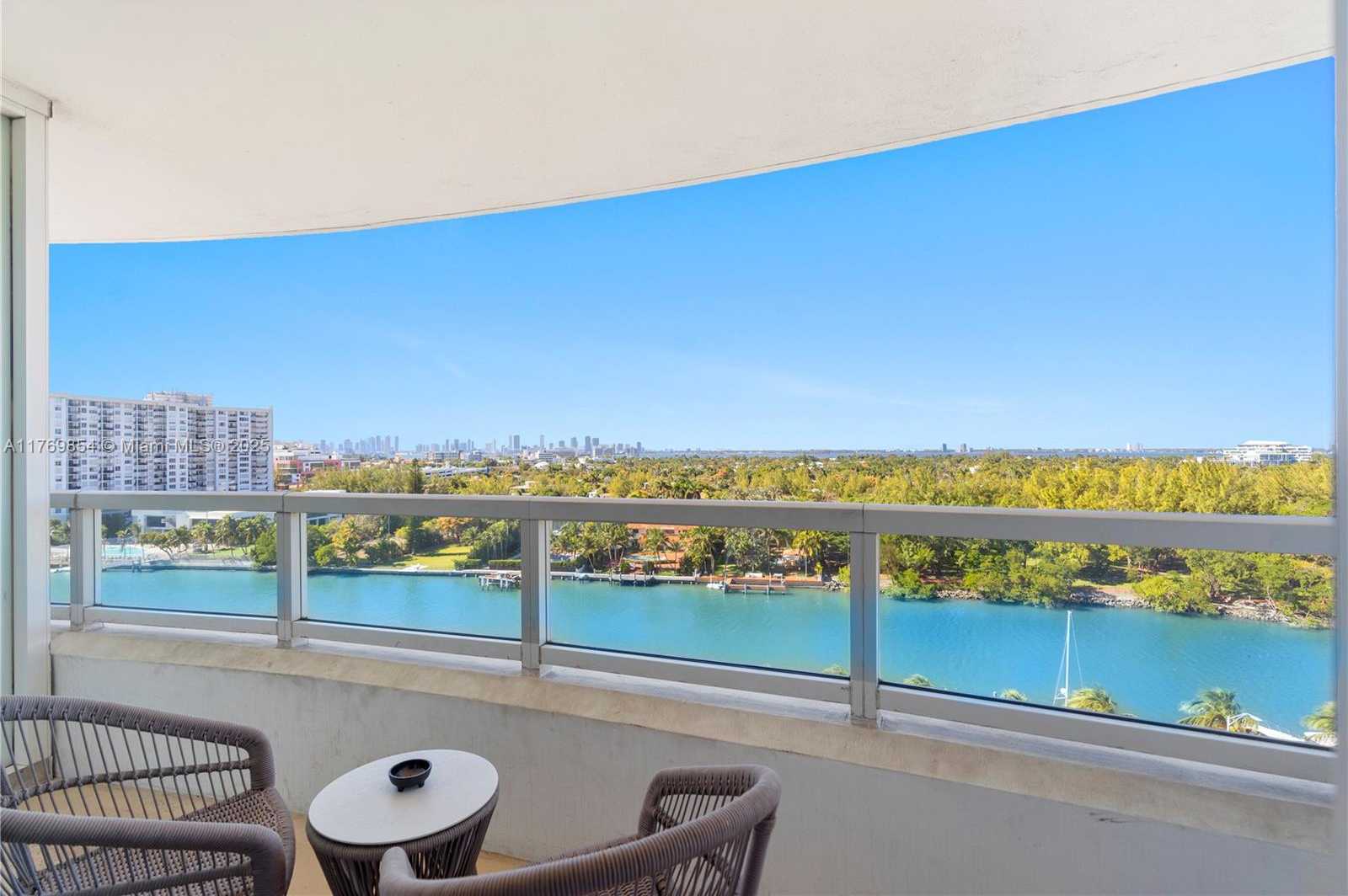 Small Image of 4401 COLLINS AVE #1017, Miami Beach Number 5