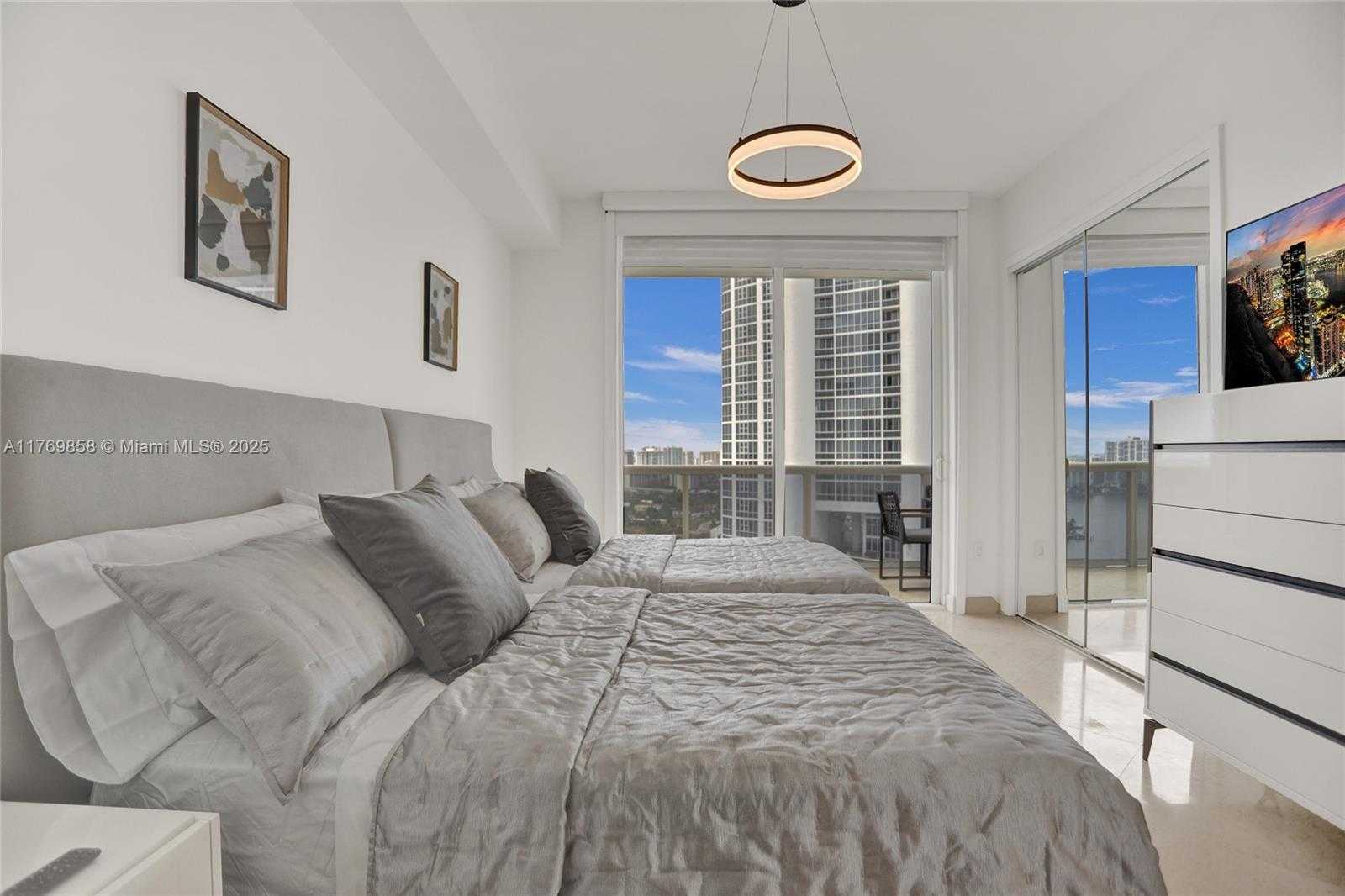 Small Image of 18101 COLLINS AVE #3504, Sunny Isles Beach Number 10
