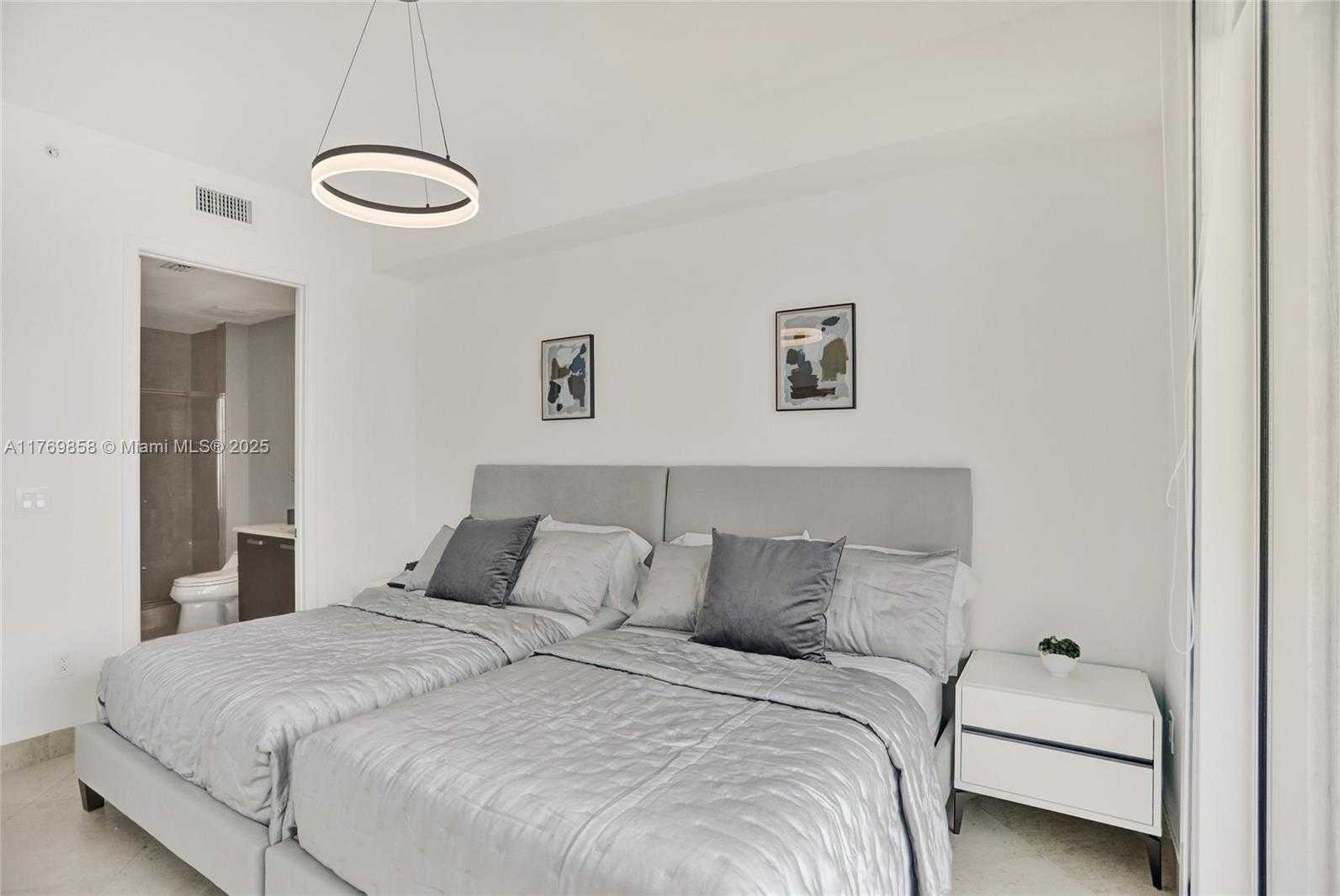 Small Image of 18101 COLLINS AVE #3504, Sunny Isles Beach Number 11