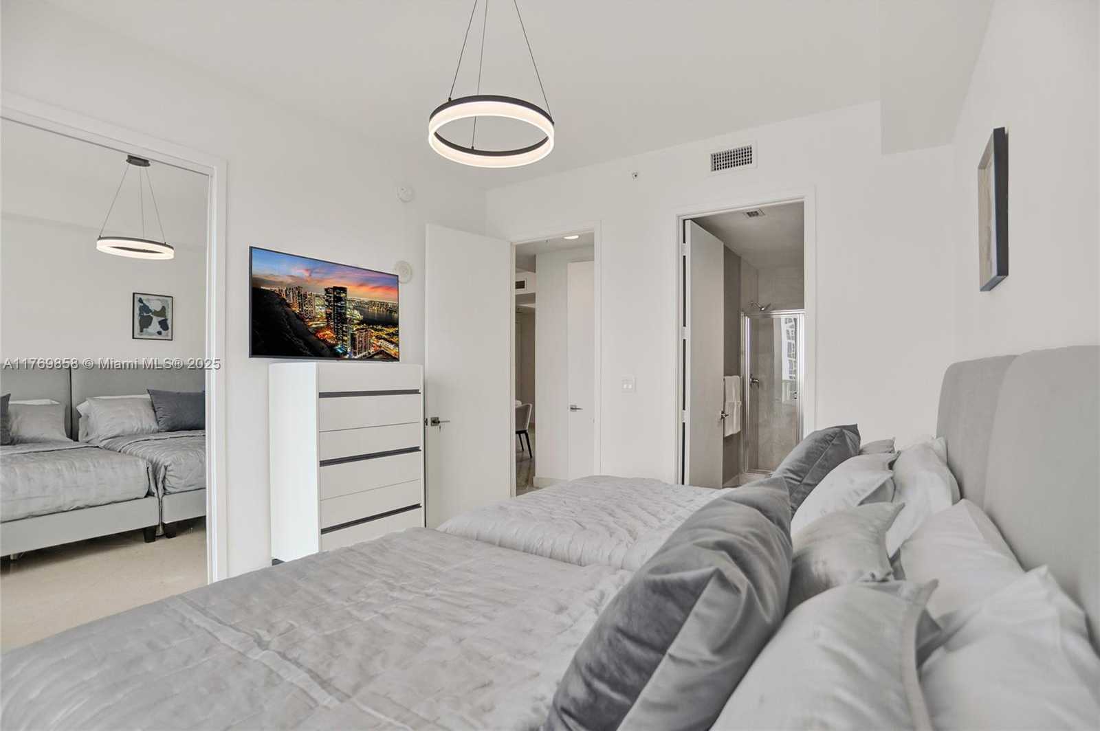 Small Image of 18101 COLLINS AVE #3504, Sunny Isles Beach Number 12
